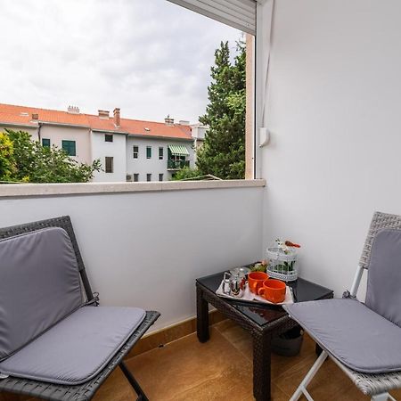 Luxury Apartment Set Split Buitenkant foto