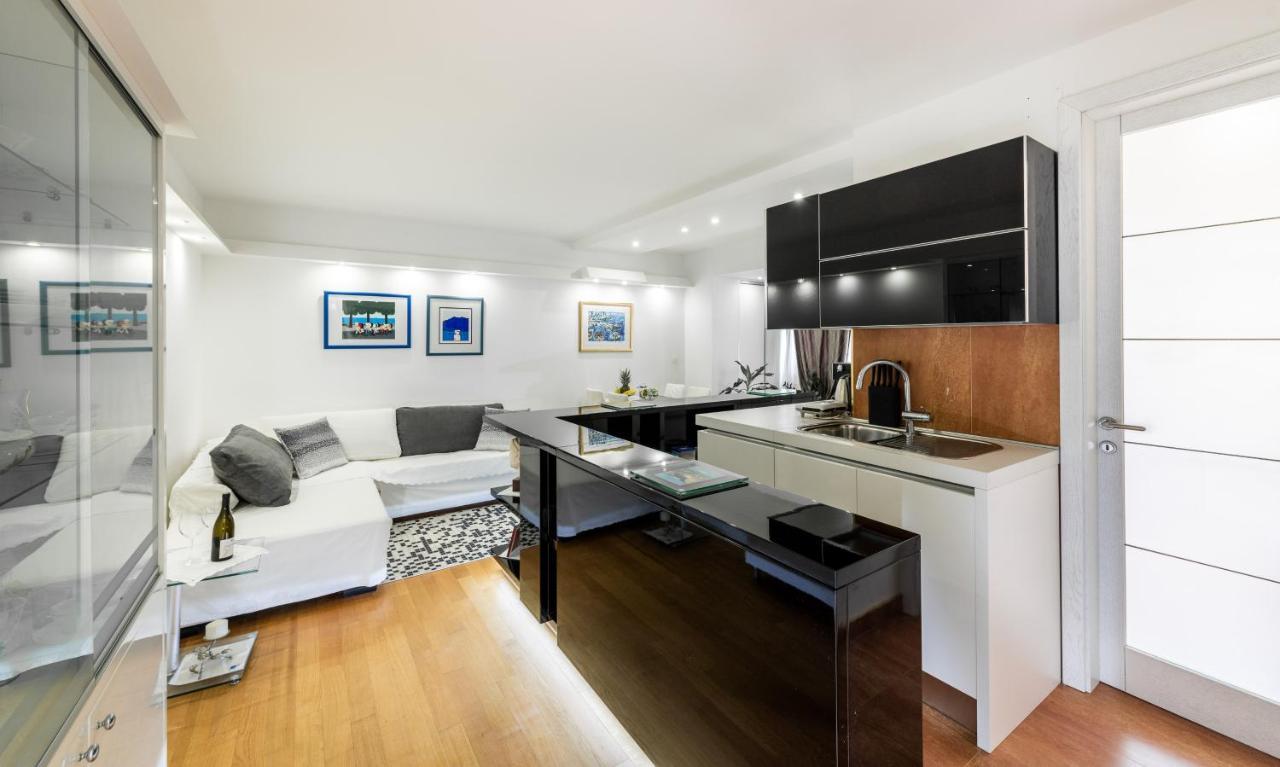 Luxury Apartment Set Split Buitenkant foto