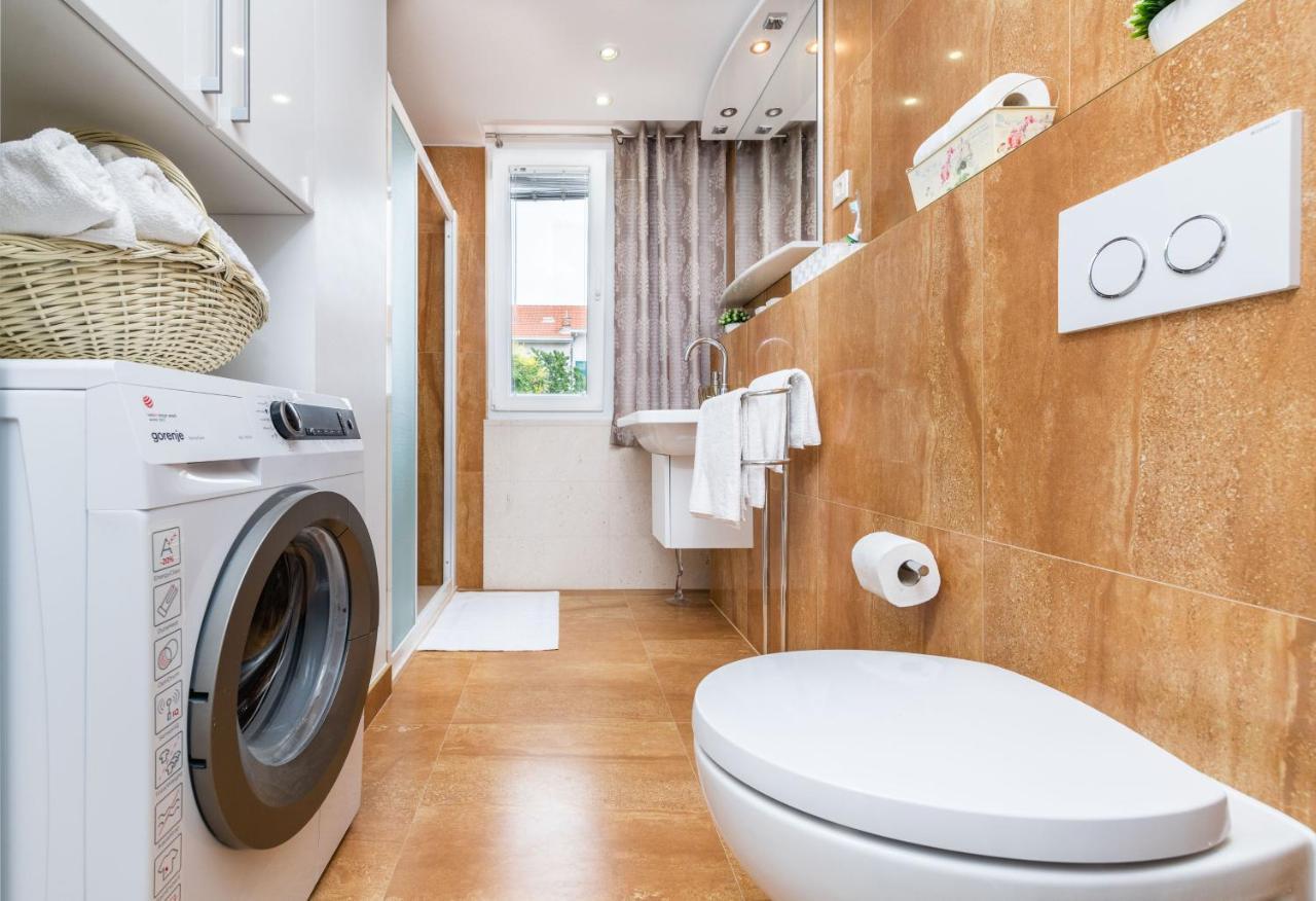 Luxury Apartment Set Split Buitenkant foto